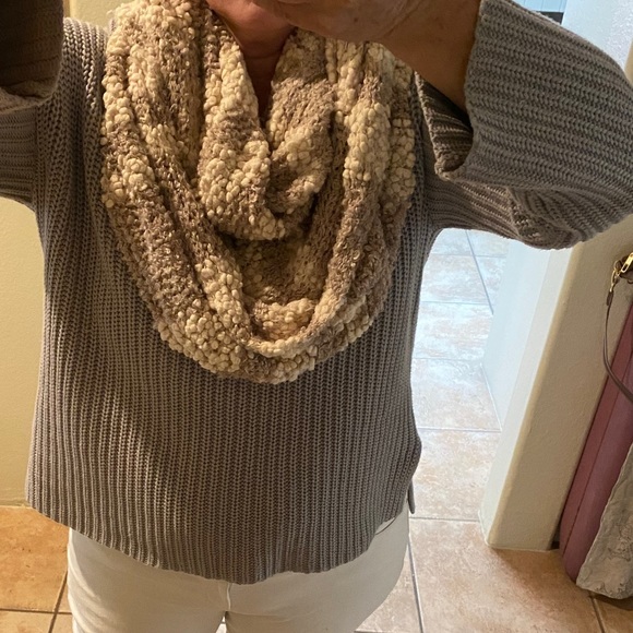 Comfy scarf - Picture 4 of 4